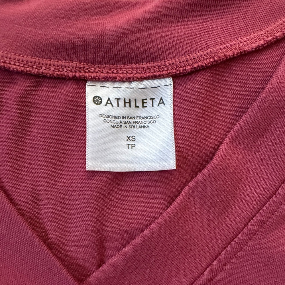 Athleta Explore Split Back Tee Size Xs - image 8